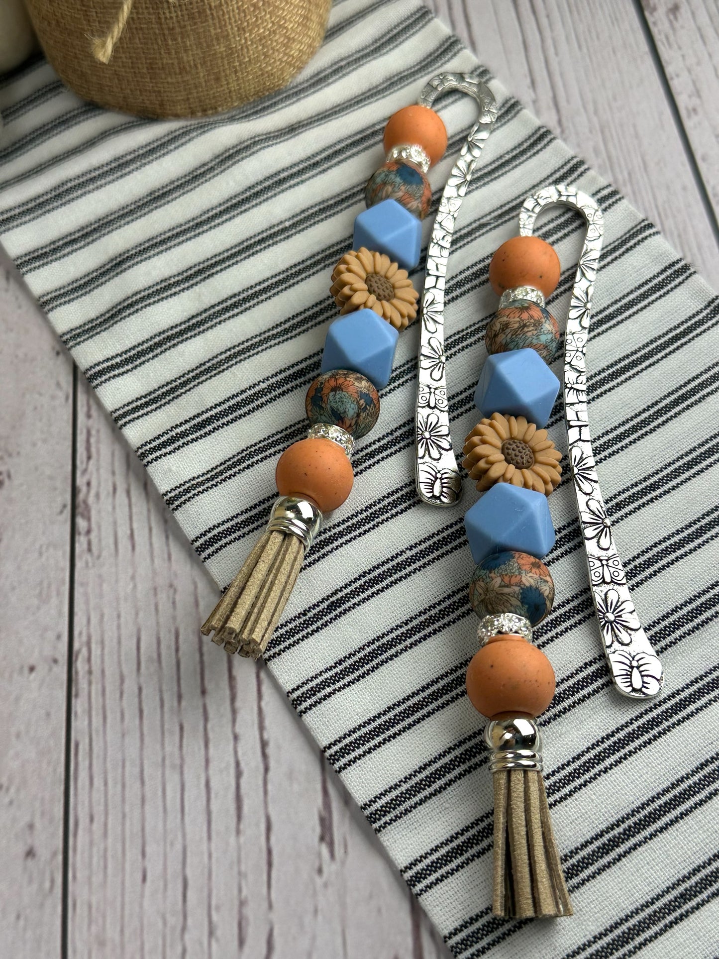 Boho Daisy Beaded Bookmark