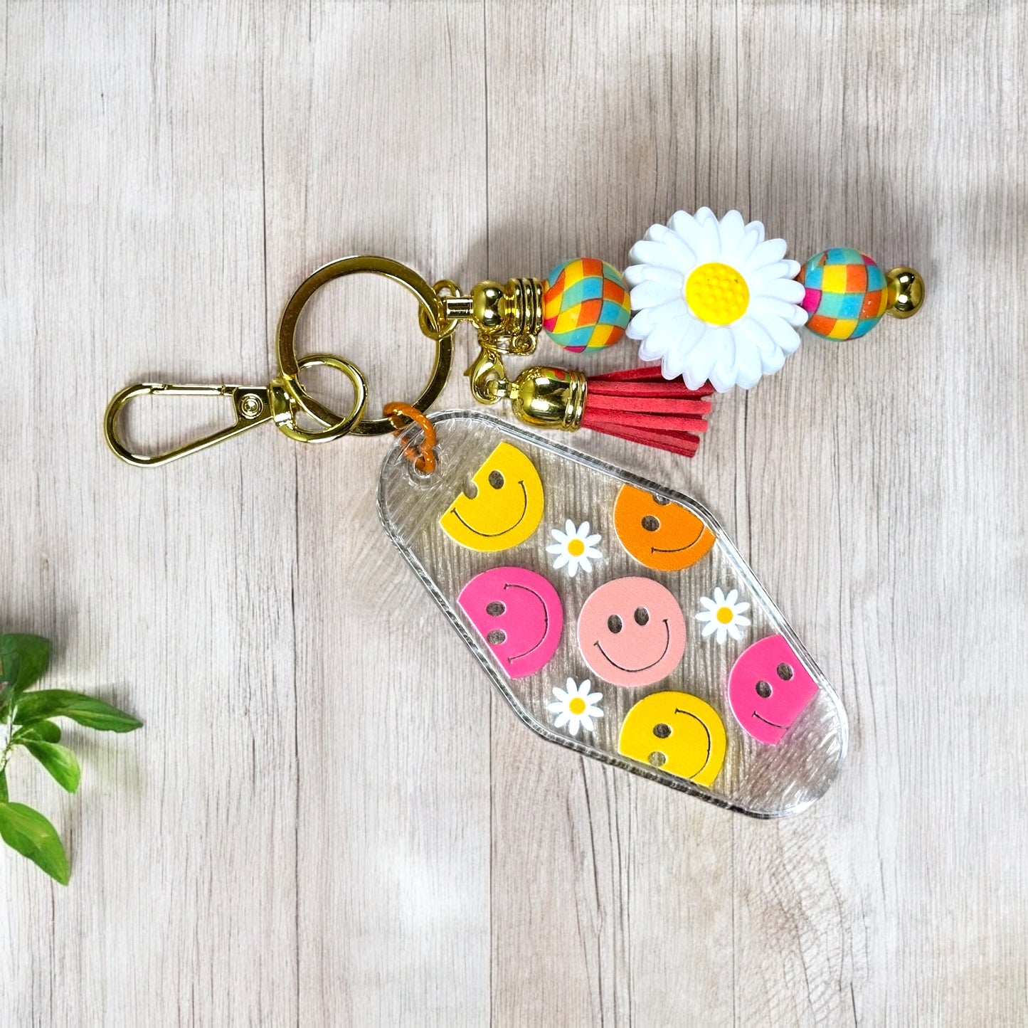 Happy Daisies Motel Keychain With Beaded Bar Charm