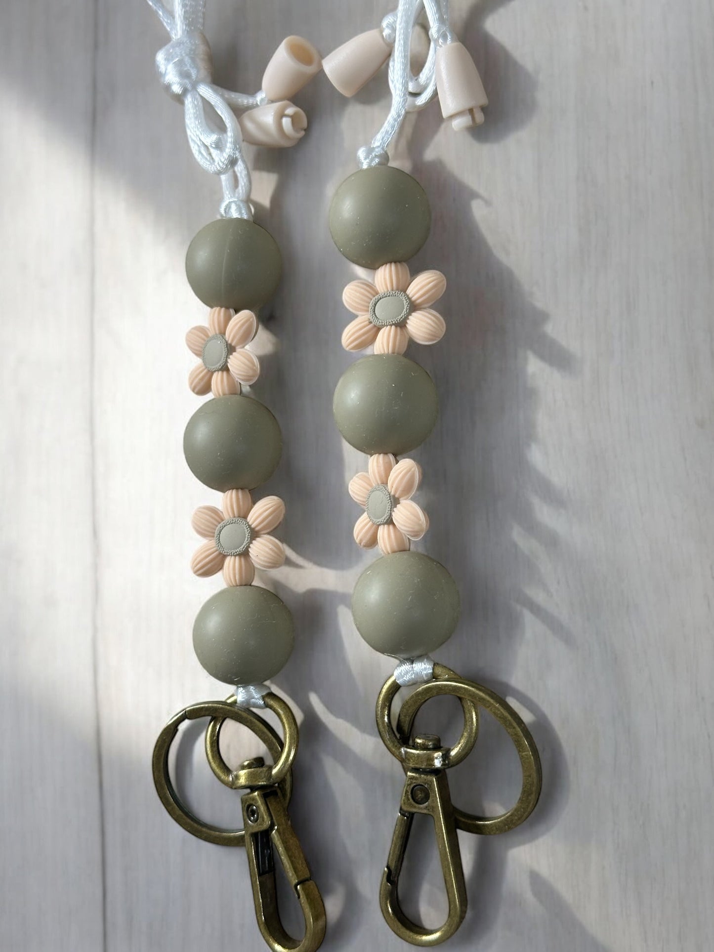 Blush Daisy Lanyard