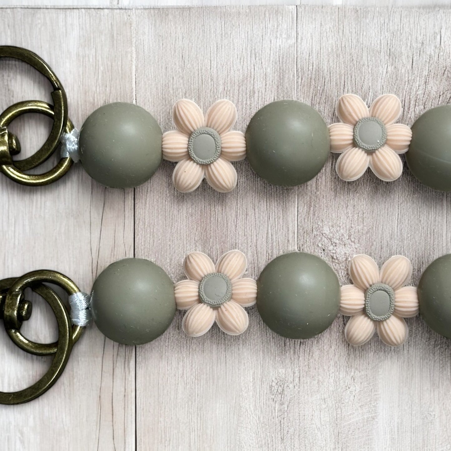 Blush Daisy Lanyard