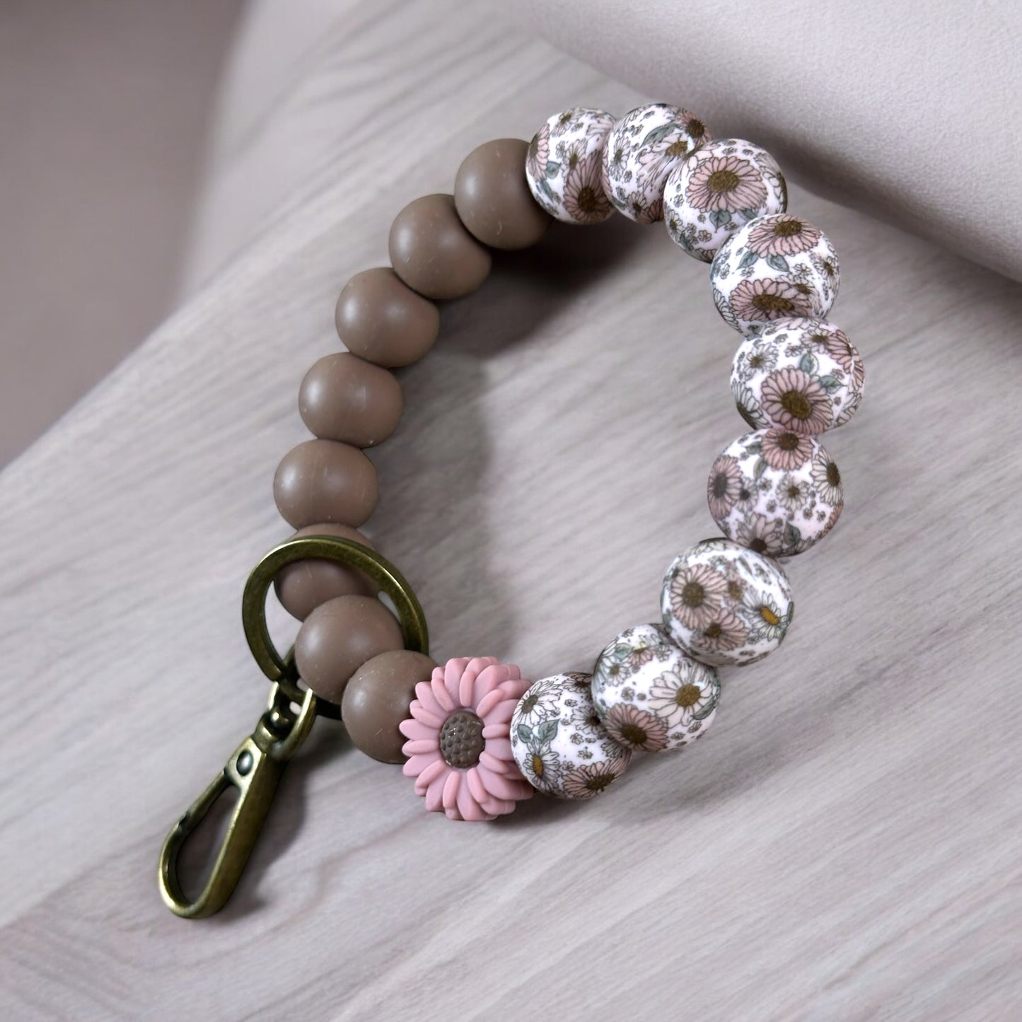 Boho Mauve Daisy Wristlet