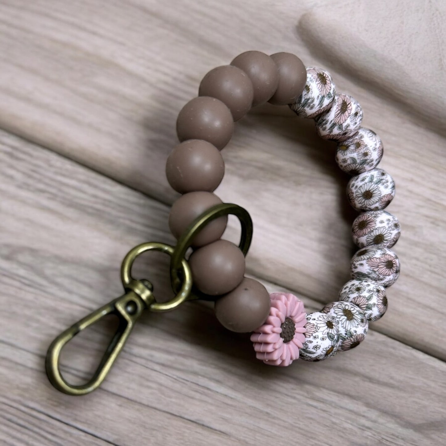 Boho Mauve Daisy Wristlet