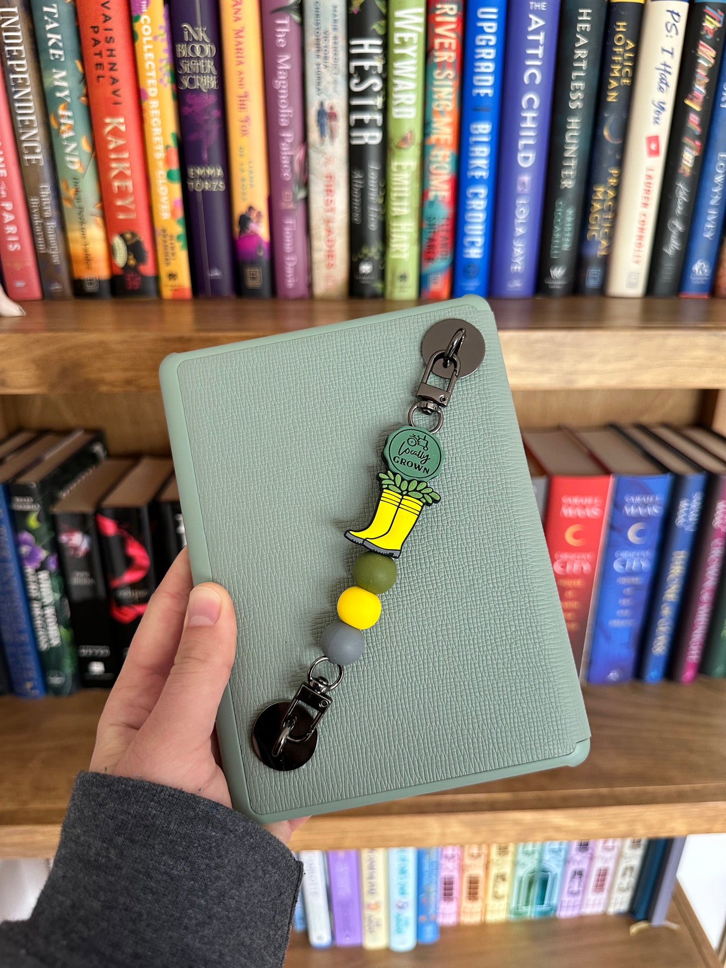Garden Girl E-Reader Strap