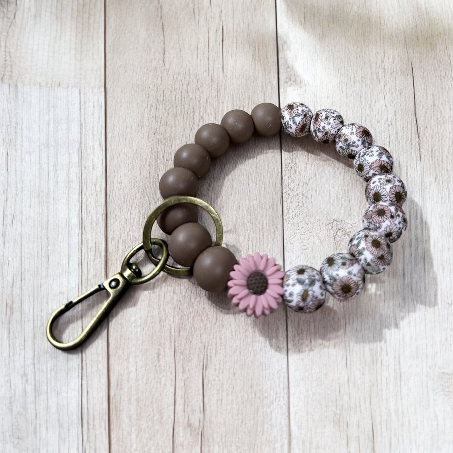 Boho Mauve Daisy Wristlet