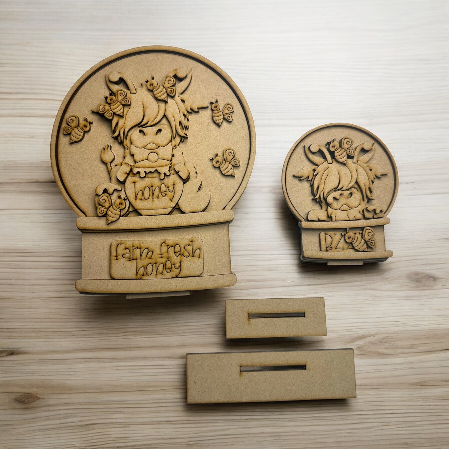 Bee Highland Cow Snow Globe Insert