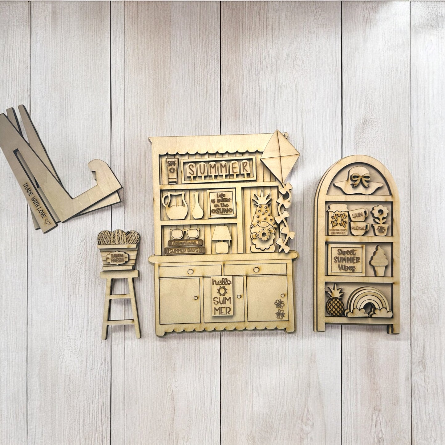 DIY Summer Mini Hutch