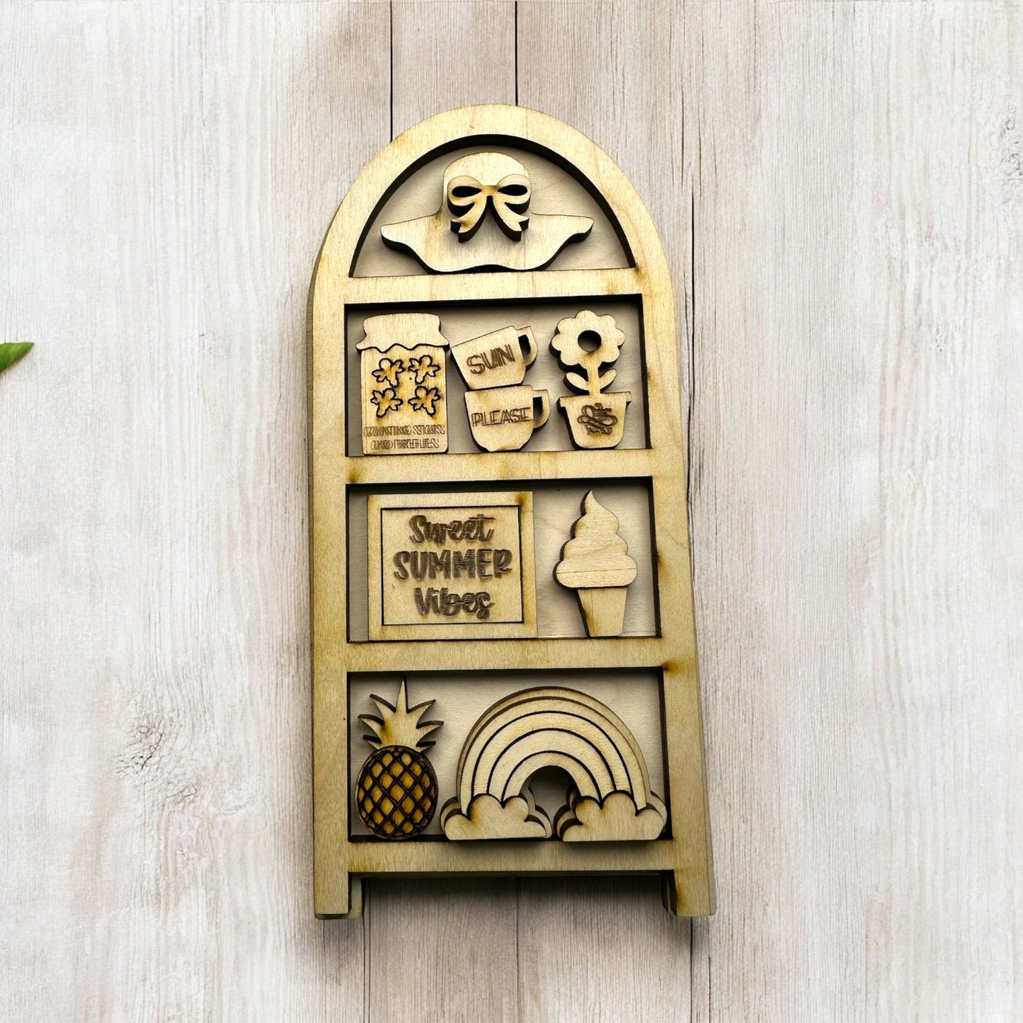 DIY Summer Mini Hutch