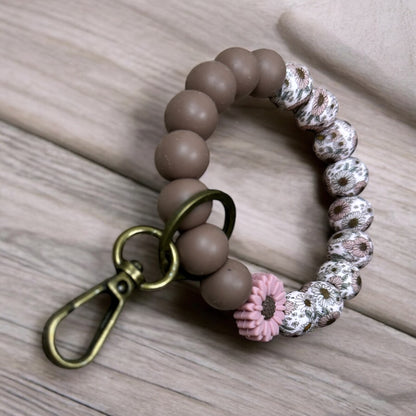 Boho Mauve Daisy Wristlet