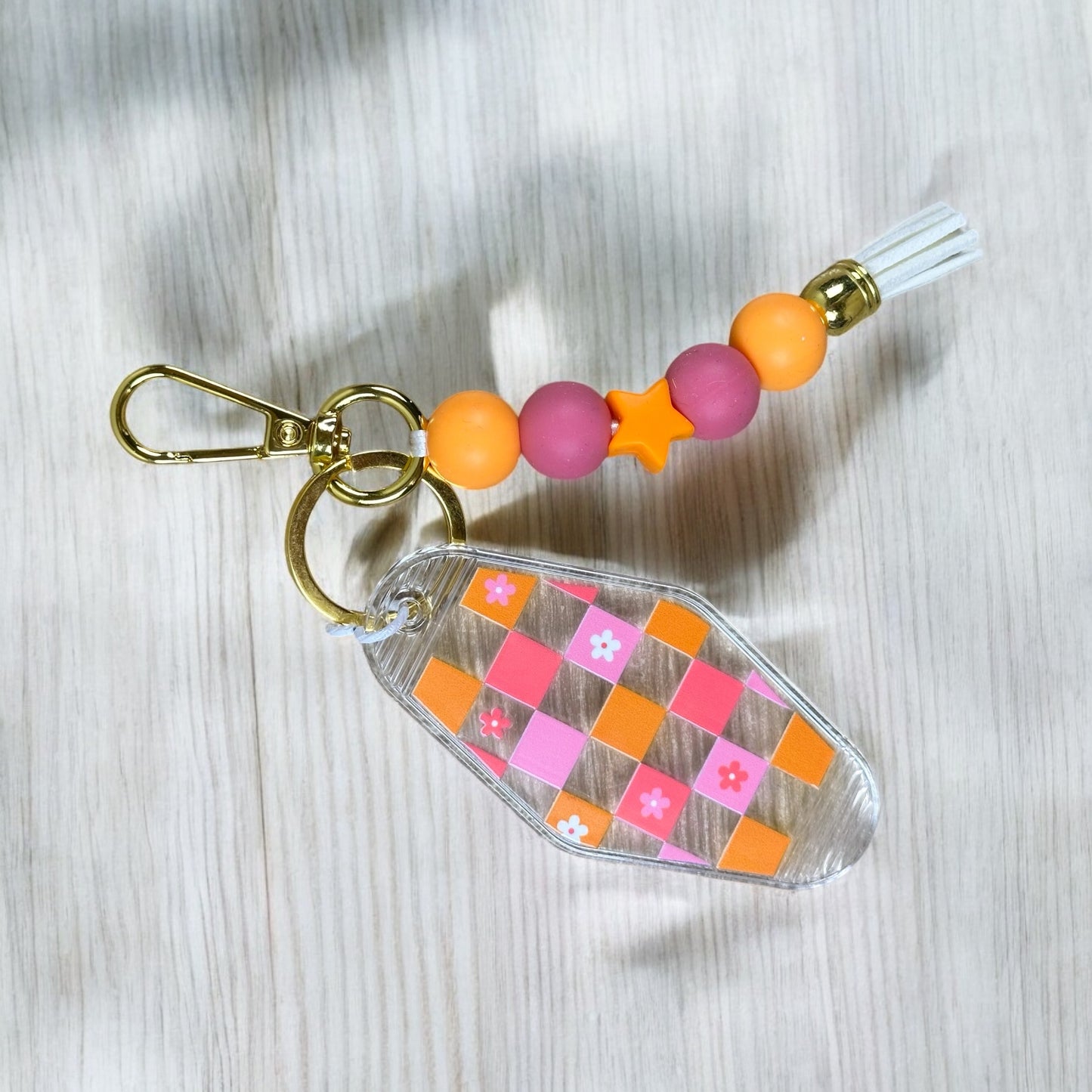 Checkered Daisies Motel Keychain With Beaded Charm
